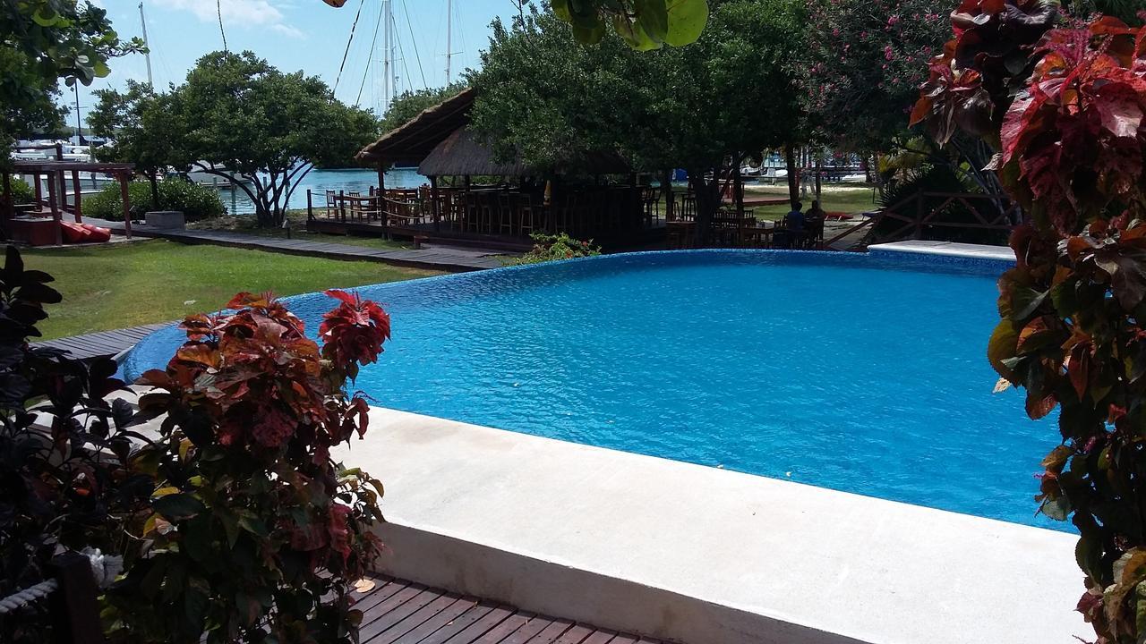 Marina Paraiso Isla Mujeres Hotel Exterior photo
