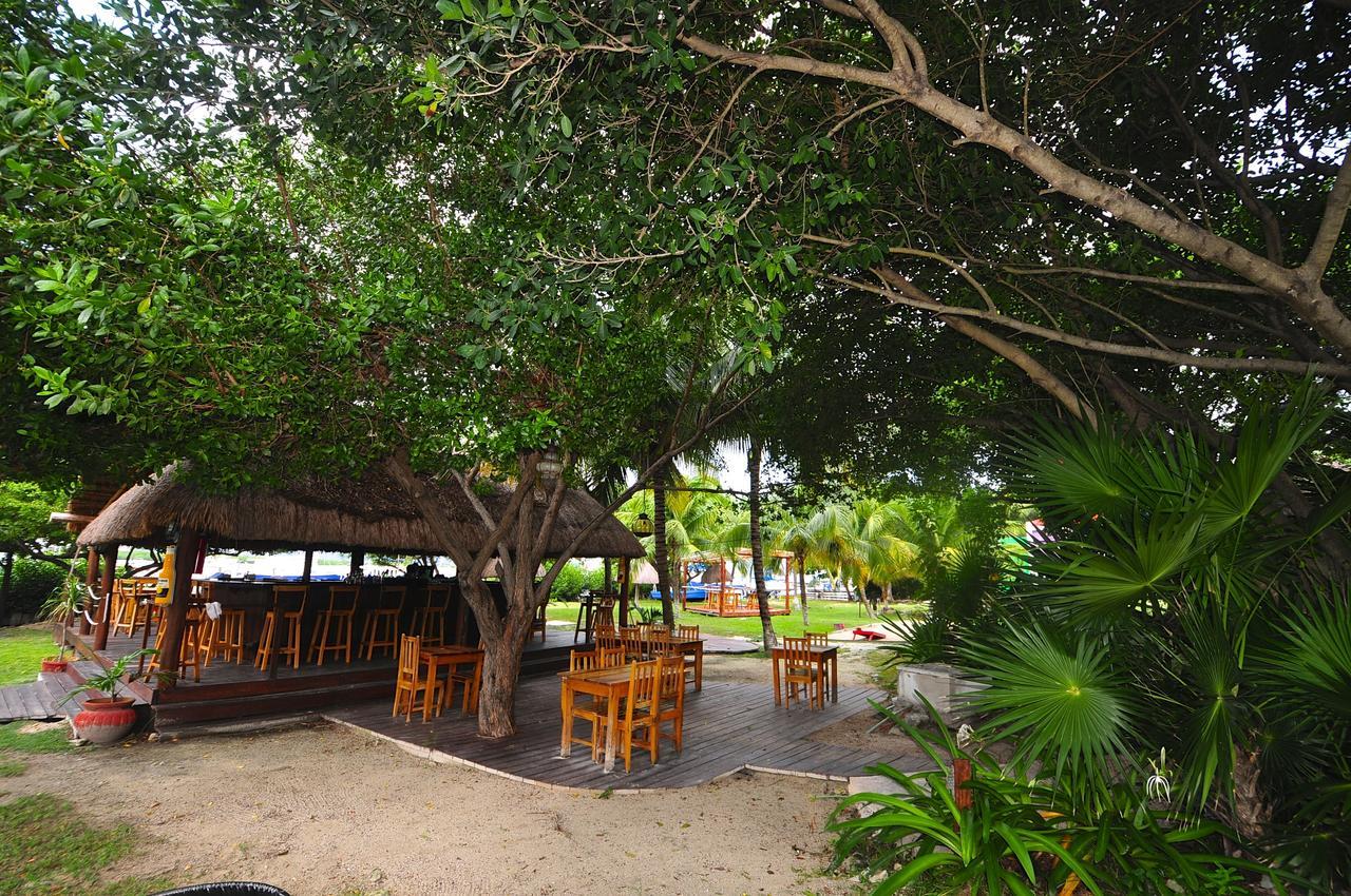 Marina Paraiso Isla Mujeres Hotel Exterior photo