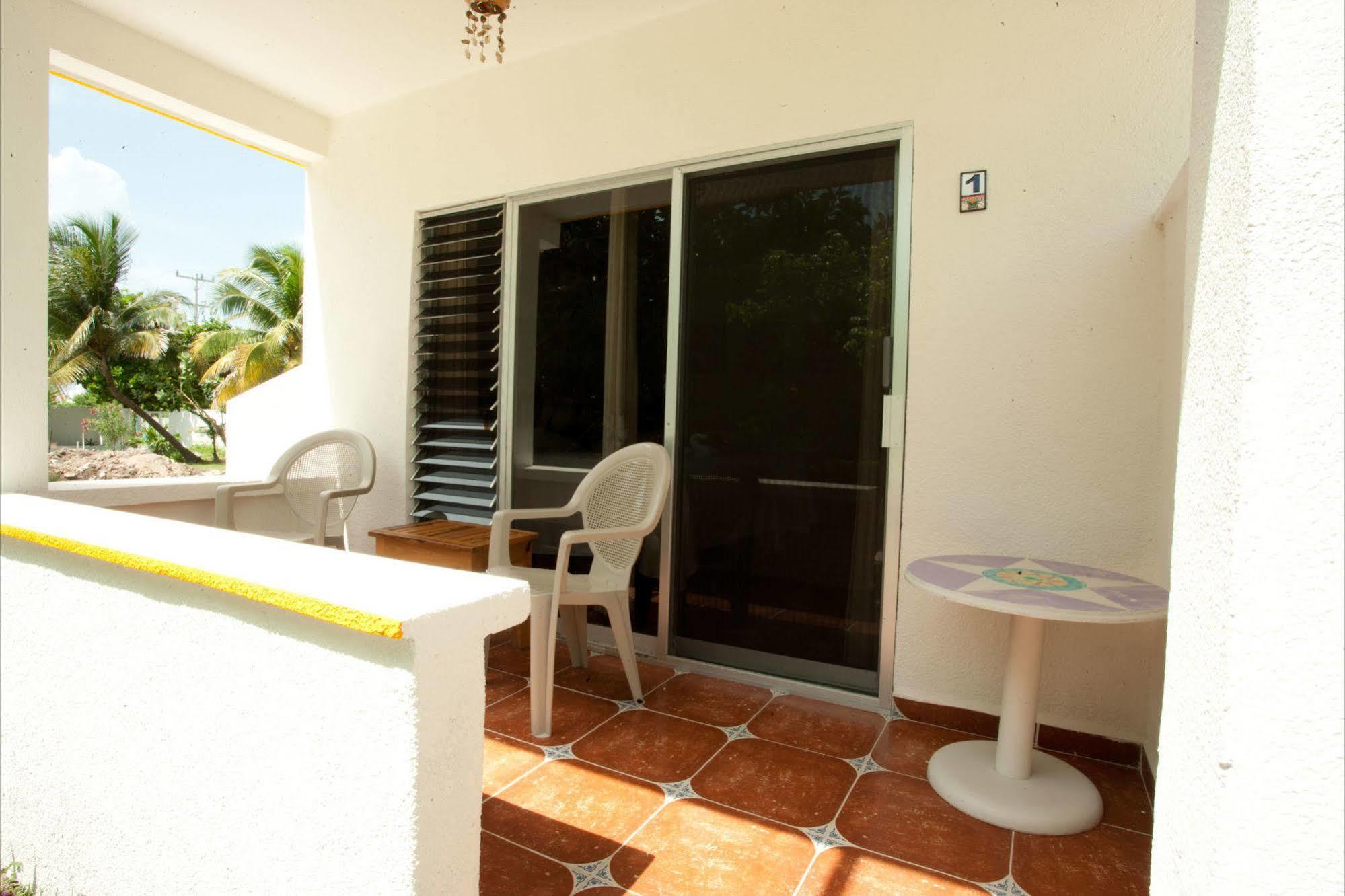Marina Paraiso Isla Mujeres Hotel Exterior photo