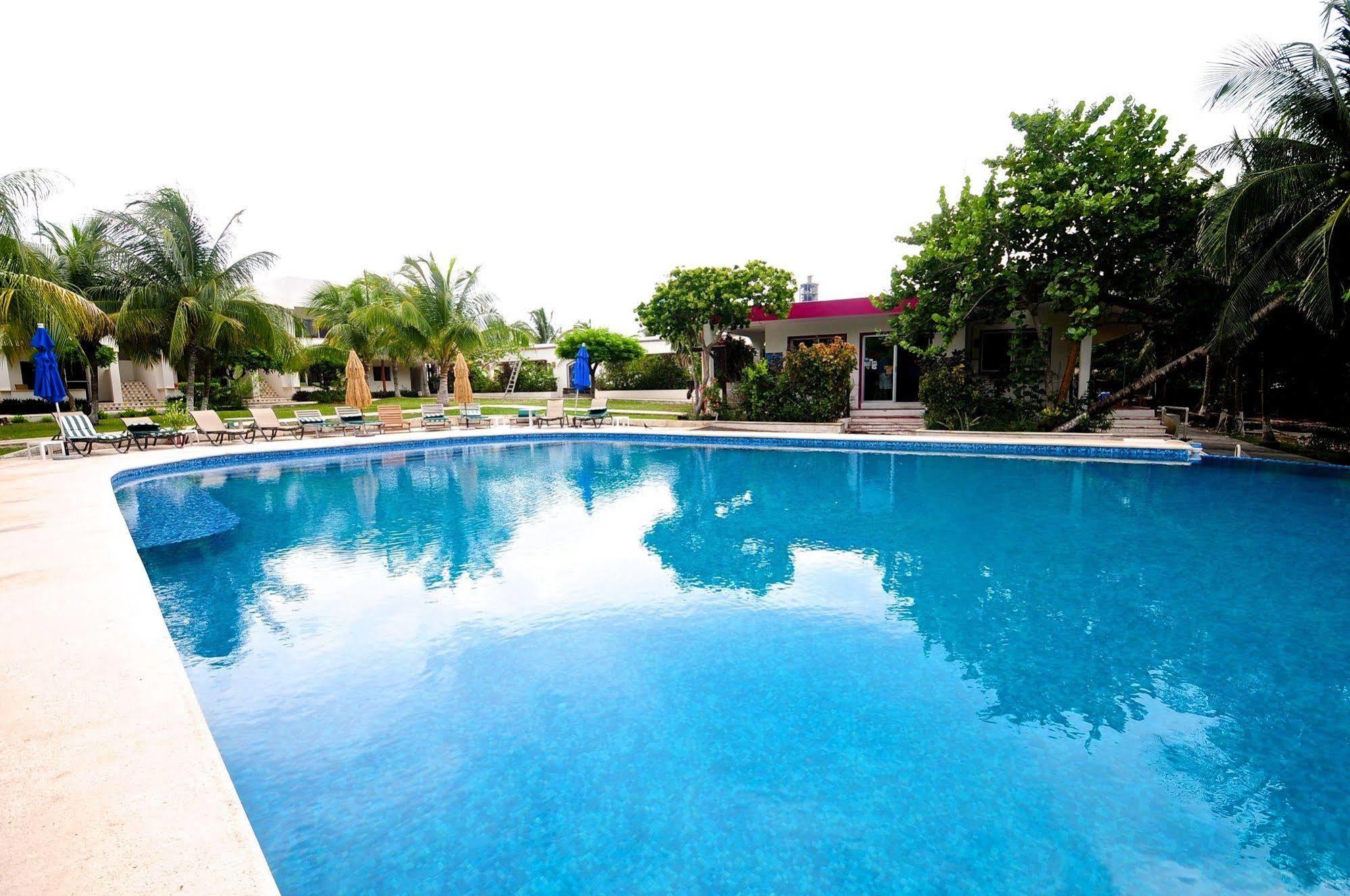 Marina Paraiso Isla Mujeres Hotel Exterior photo