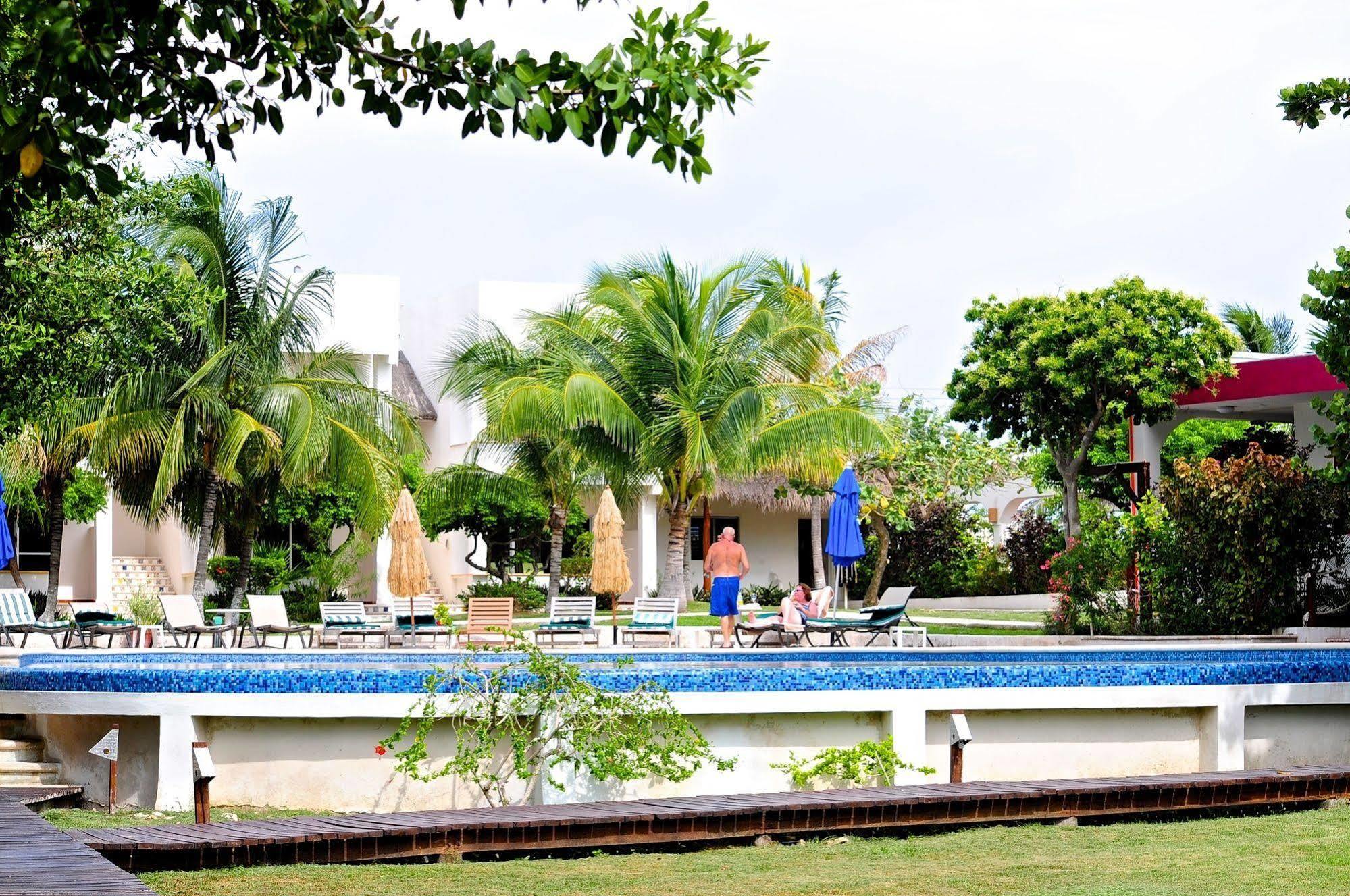 Marina Paraiso Isla Mujeres Hotel Exterior photo
