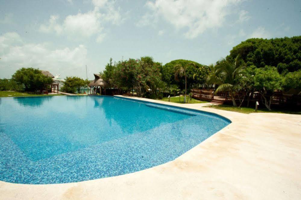 Marina Paraiso Isla Mujeres Hotel Exterior photo