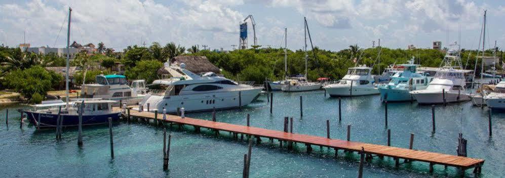 Marina Paraiso Isla Mujeres Hotel Exterior photo