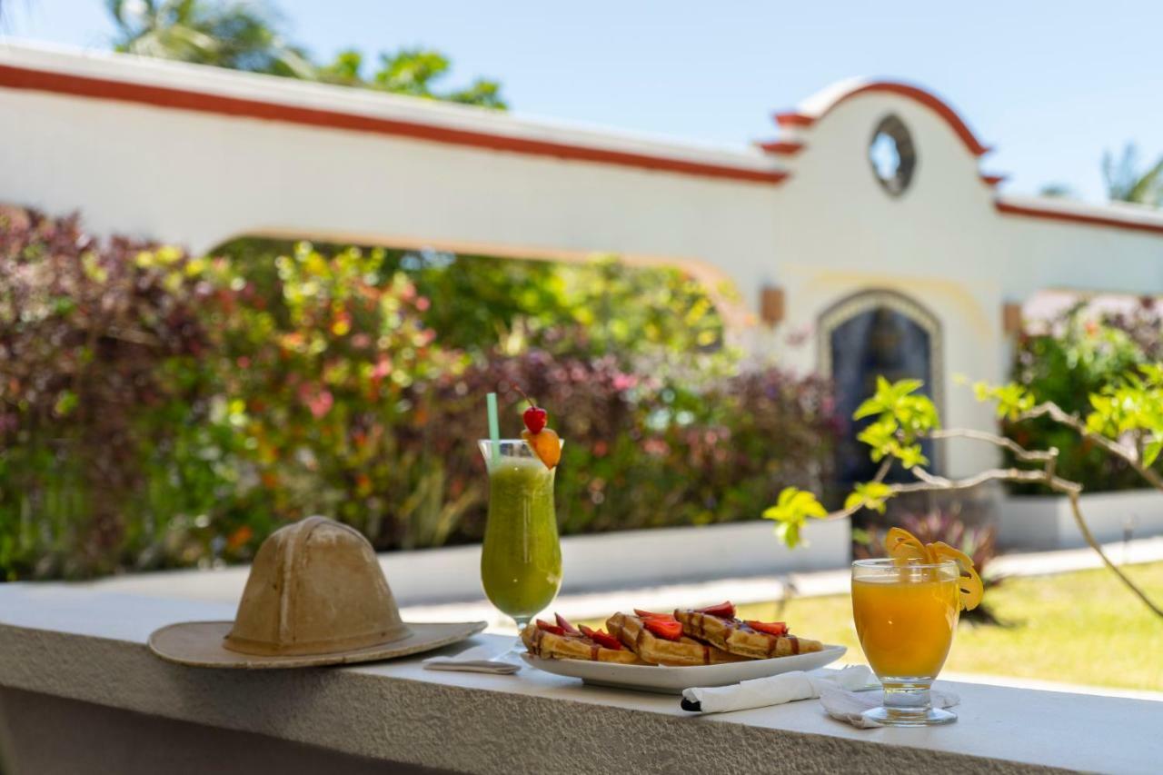 Marina Paraiso Isla Mujeres Hotel Exterior photo